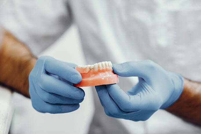 Diş Protezi (Takma Diş) Kullananlara Tavsiyeler